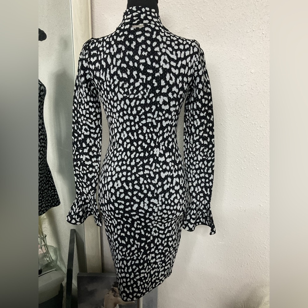 👗NWT MICHAEL METALLIC DRESS WITH FLARED SLEEVES👗 - Picture 12 of 13